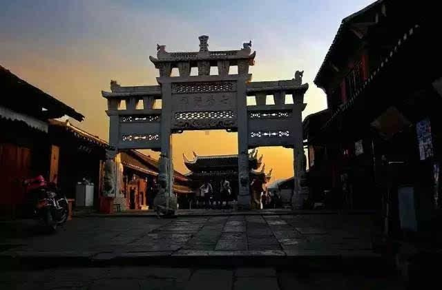 零距离帮忙 | 定金易付，退款却“卡流程”？说好的“放心购”呢？